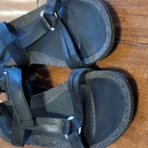 Like new, black Teva sandals